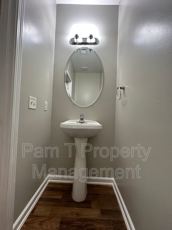 Building Photo - 106 Sonata Cir