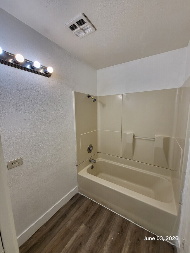 Building Photo - 4456 Buena Vista Dr