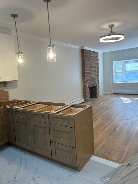 Building Photo - 337 Bloomfield St