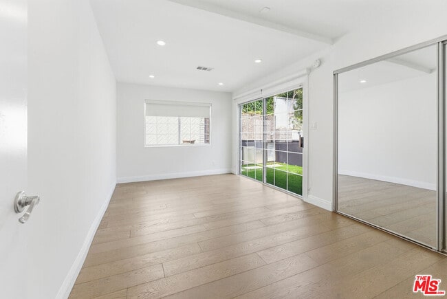 Building Photo - 1532 Glendon Ave