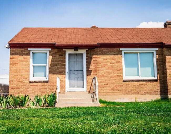 Building Photo - 212 E 1100 S