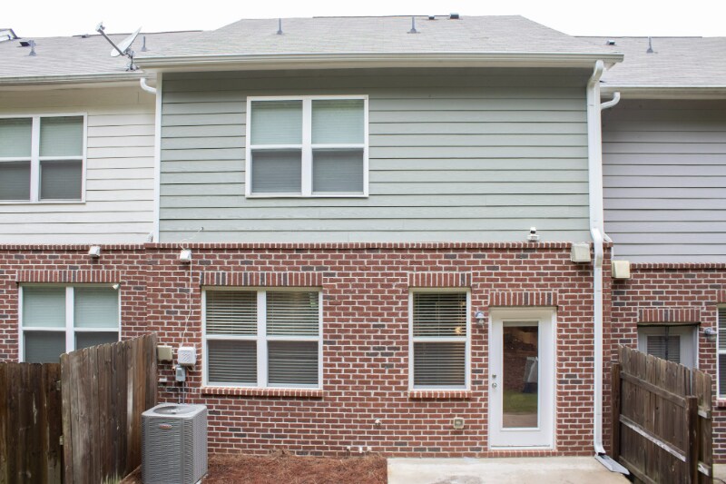 Building Photo - 1881 Millstream Hollow