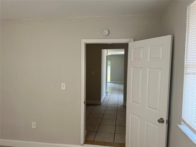 Building Photo - 4101 Kalwit Ln