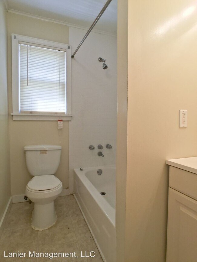 Building Photo - 3 br, 1 bath House - 249 Birchfield Dr