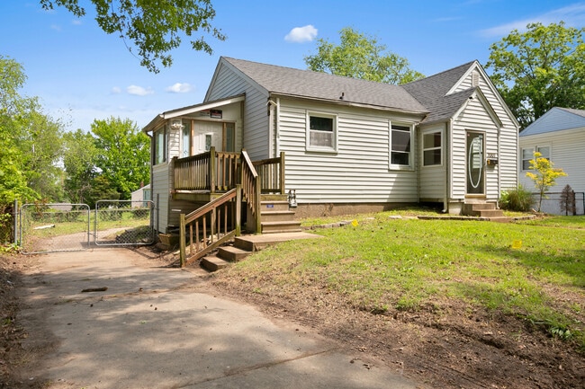 Building Photo - 7007 Paisley Dr