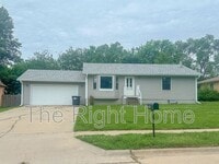 Building Photo - 6424 N 68th St