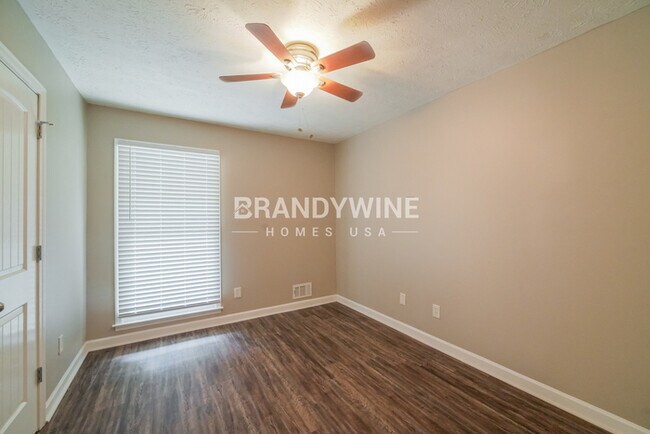 Building Photo - 1066 Basswood Ct