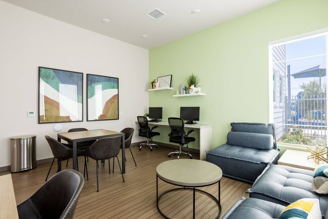 Building Photo - Lakeland Apartments