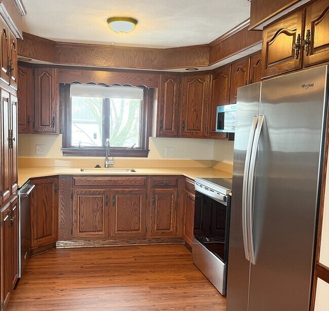 Building Photo - 4 Gardner St