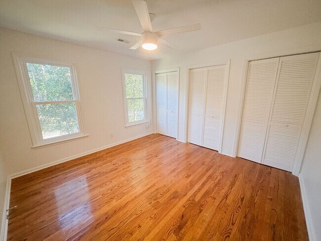 Building Photo - 104 Stratford Dr