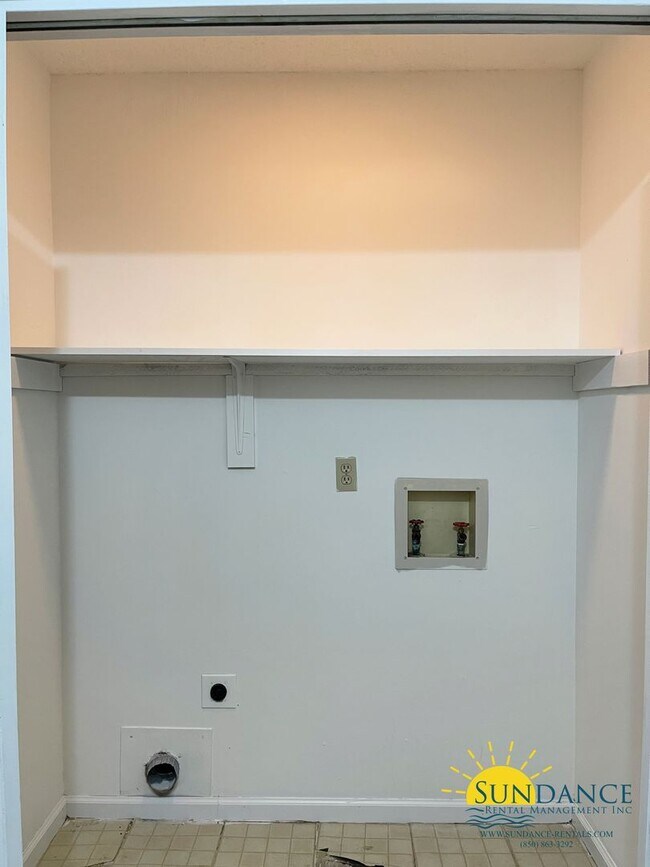 Building Photo - Great End Unit Townhouse in Fort Walton Be...