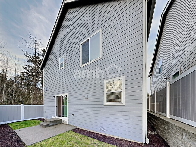 Building Photo - 13902 106th Ave E