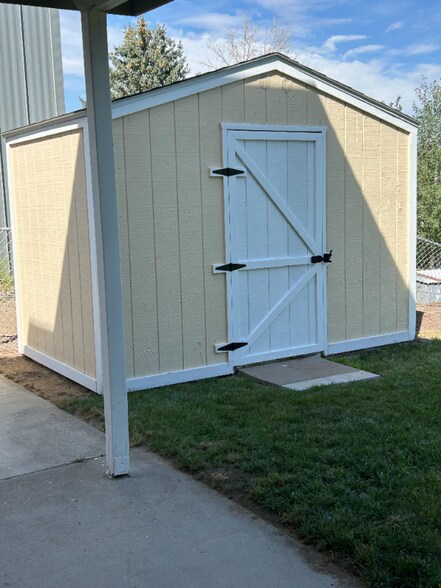 Building Photo - 1307 3rd West Hill Dr
