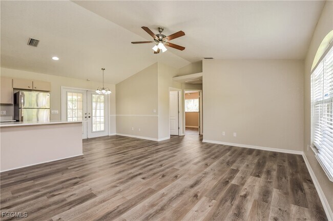 Building Photo - 2645 Vogler Ln