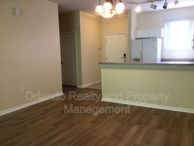 Building Photo - 264 Monroe Cir