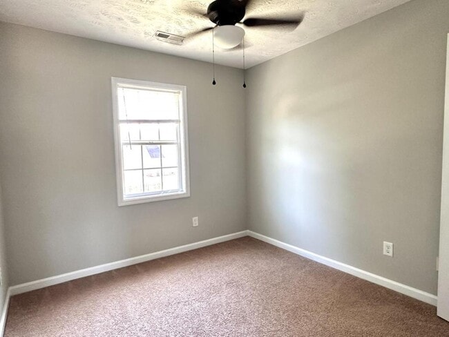 Building Photo - 4425 Scenic Pines Dr