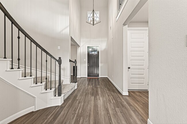 Building Photo - 17685 Martin Crk Ln