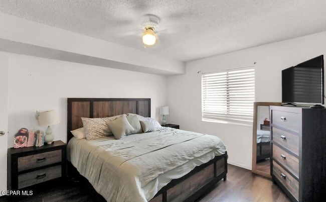 Building Photo - 7125 Golden Hawk Dr