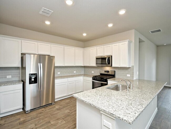 Building Photo - 413 Rainmaker Ln