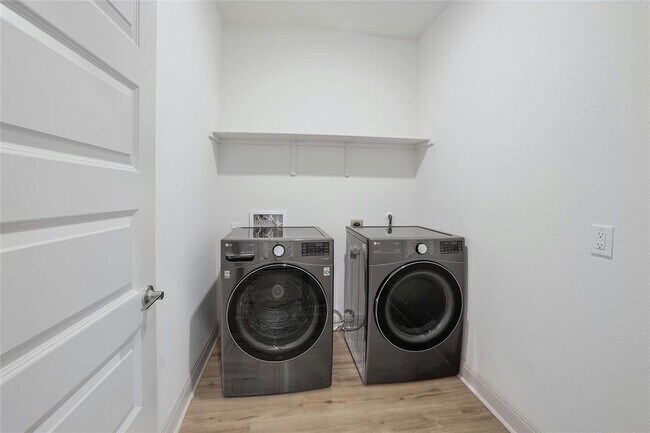 Building Photo - 16808 Ponte Cv