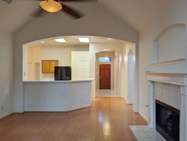 Building Photo - 2810 Foxden Dr
