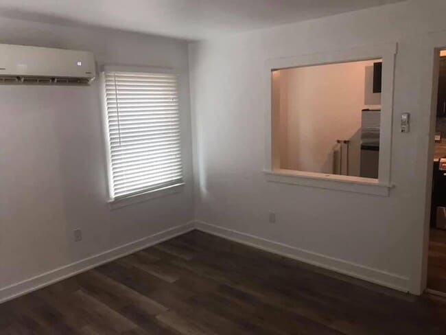 Building Photo - 327 Division St