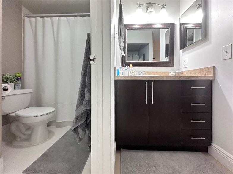 Building Photo - 18870 NW 57th Ave