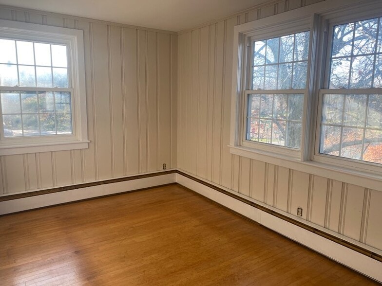 Building Photo - 138 Willis St