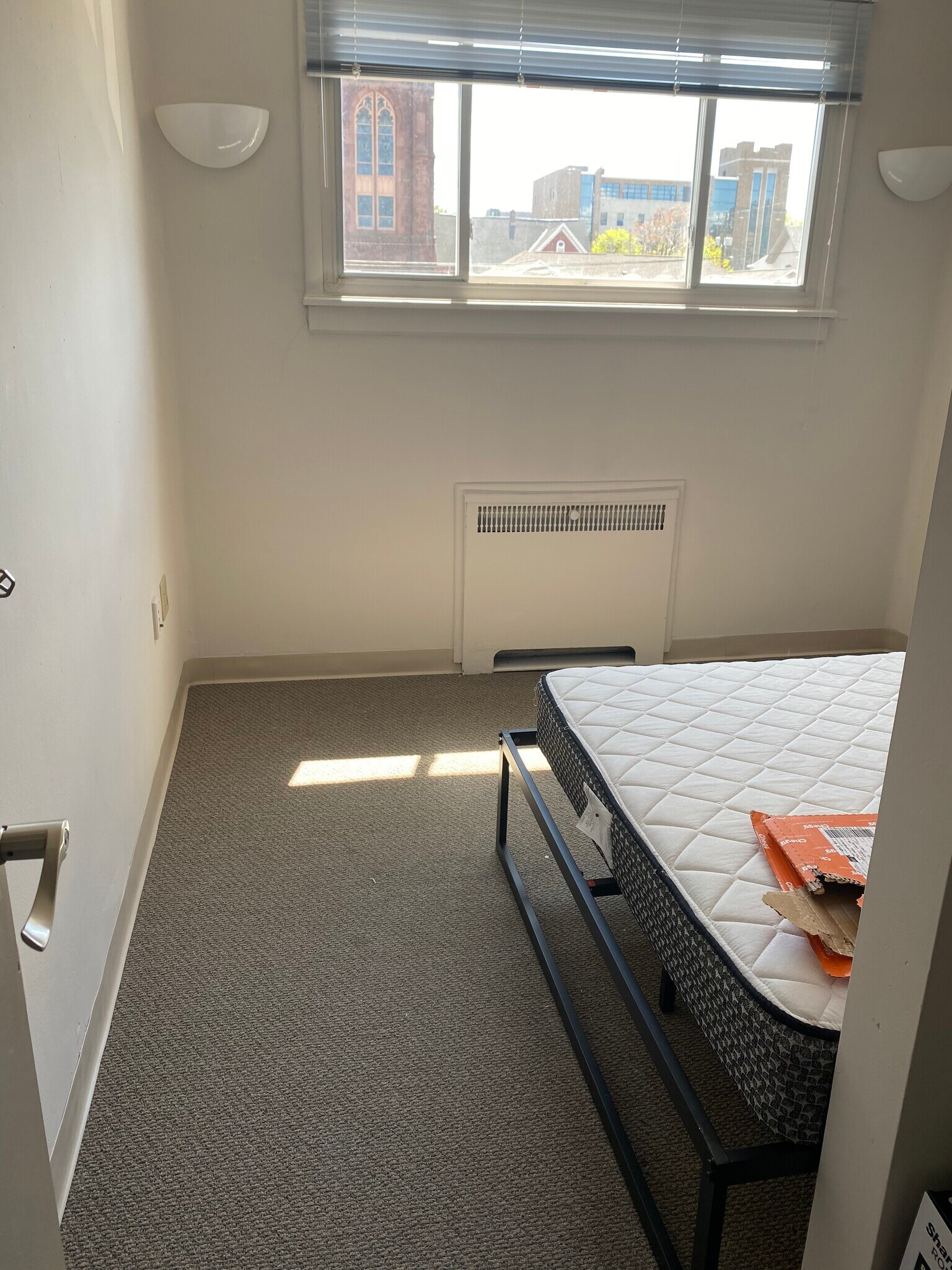 Building Photo - 618 Mulberry St