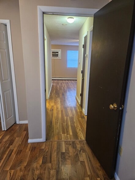 Building Photo - 105 College Park Ct