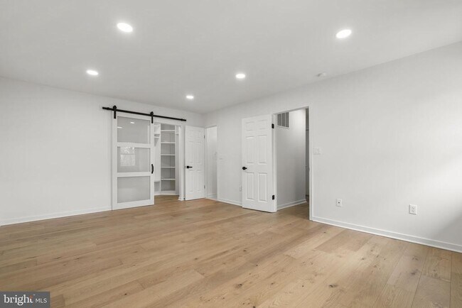 Building Photo - 2339 N Powhatan St