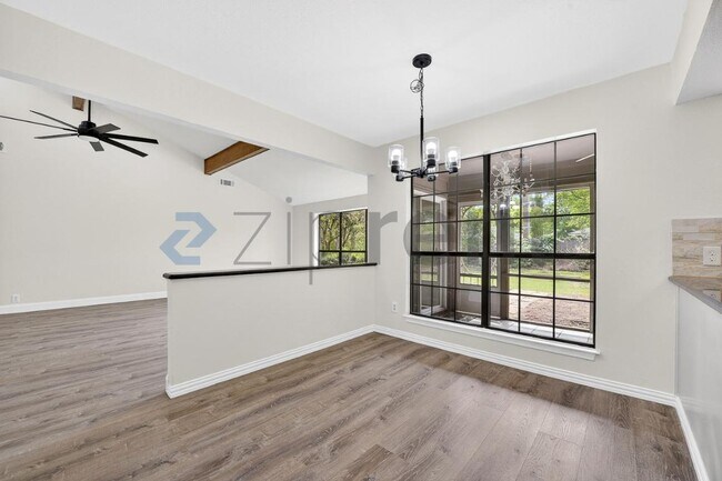 Building Photo - 1006 Tulane Dr