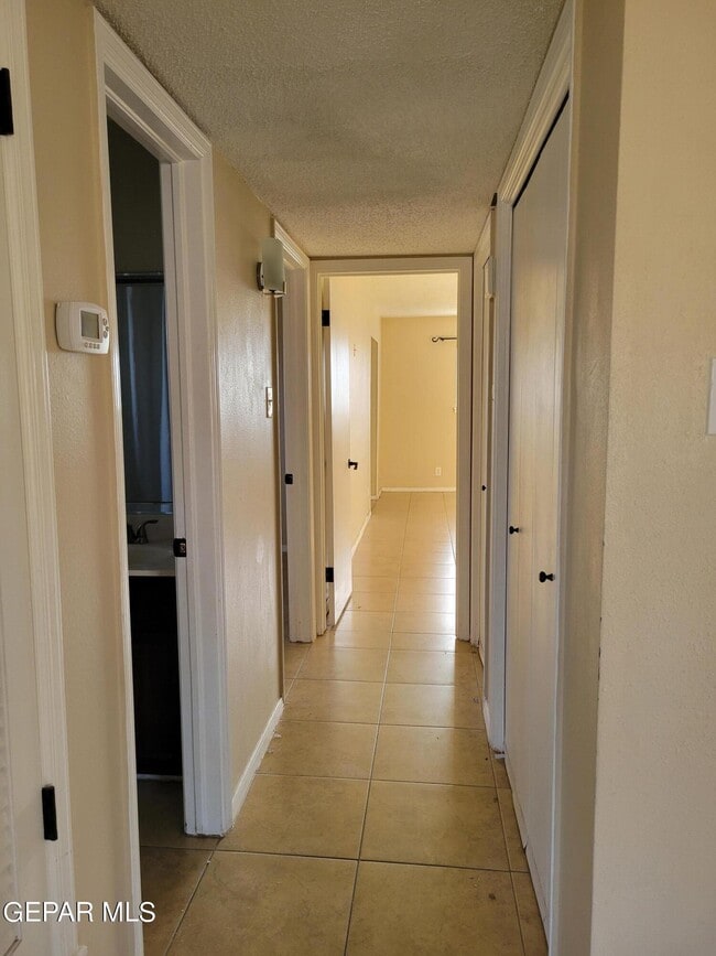 Building Photo - 305 Garden Grove Ln