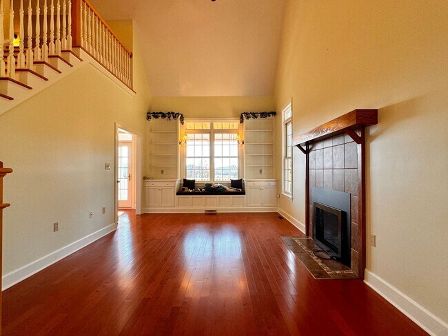 Building Photo - Private Farm Home in North Garden - Enjoy Fantastic Views - Main Level Primary Suite!