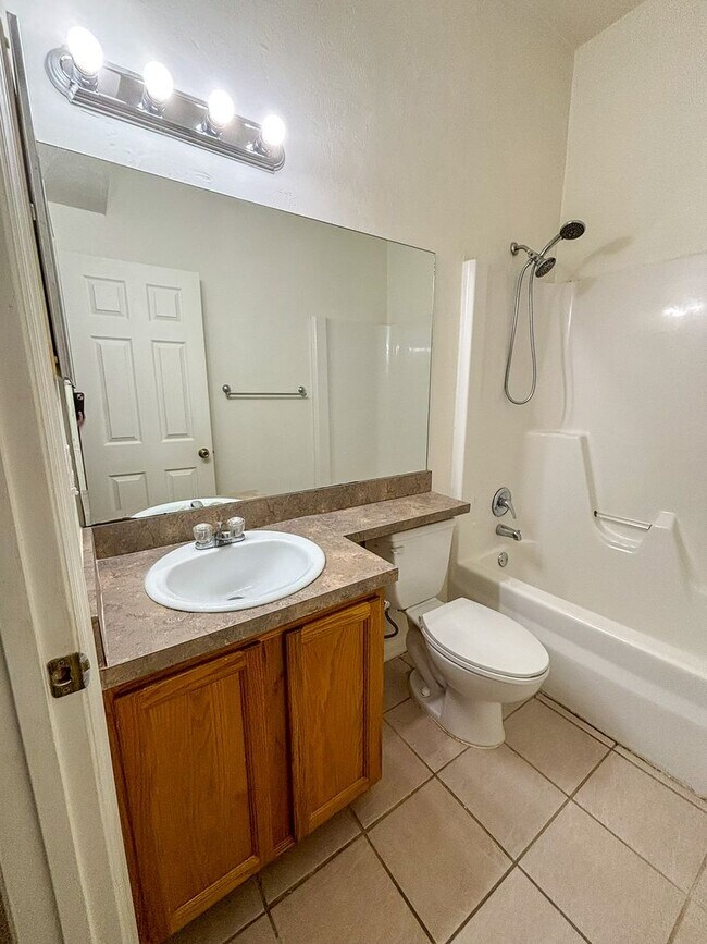 Building Photo - Victoria Station #156 - Pet Friendly!