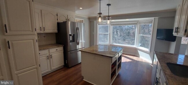 Building Photo - 19100 Annapolis Way