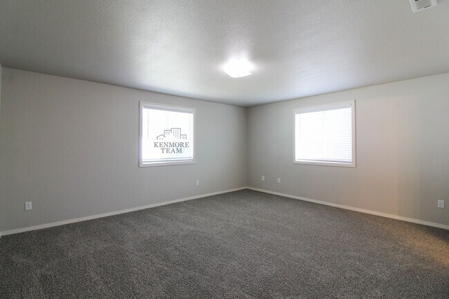 Building Photo - 7611 Pender Dr