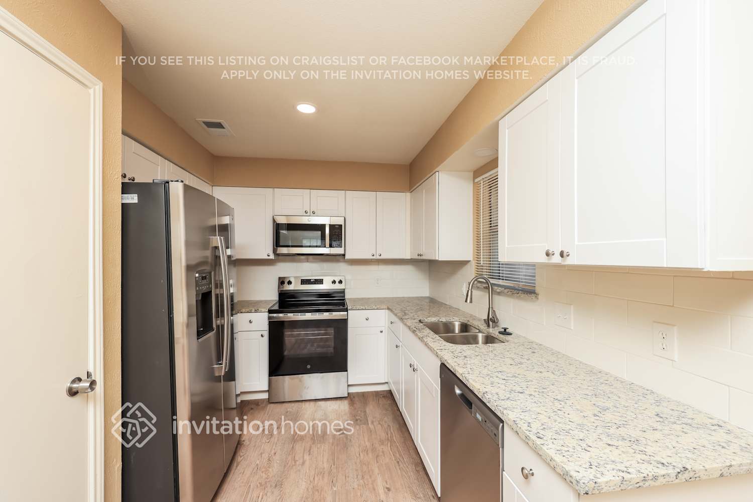 Building Photo - 1337 Greenbriar Ln