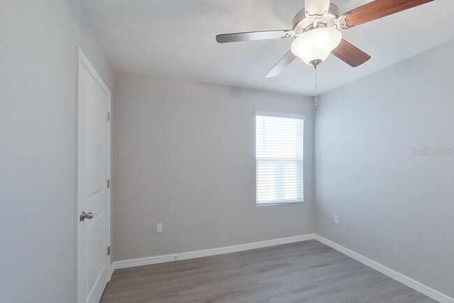 Building Photo - 8656 SW 44th Ct