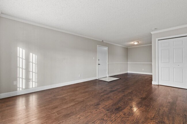 Building Photo - Serravella - 375-204