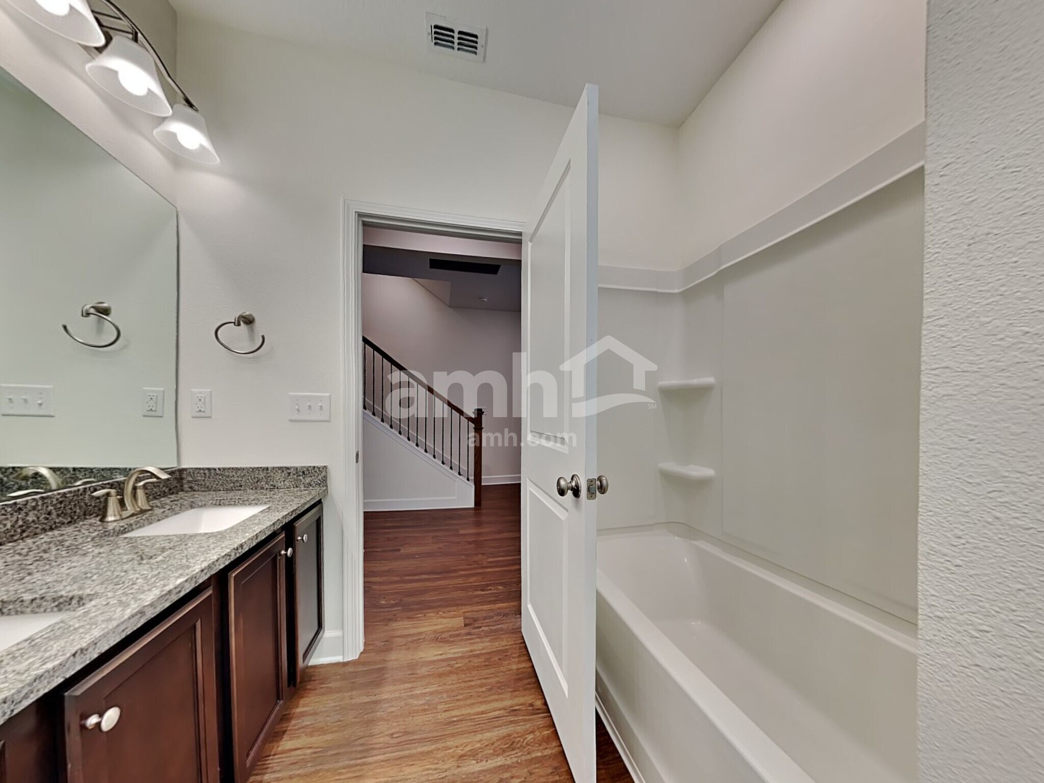 Building Photo - 11520 World Woods Ct