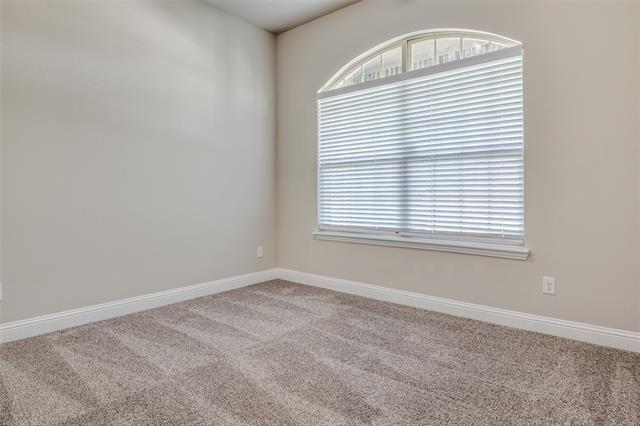 Building Photo - 2511 Linwood Dr