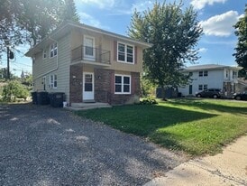 Building Photo - 226 Pleasant St