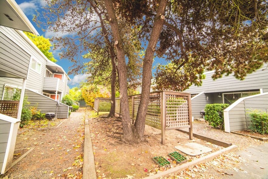 Interior Photo - #329 MAPLE VIEW APARTMENTS