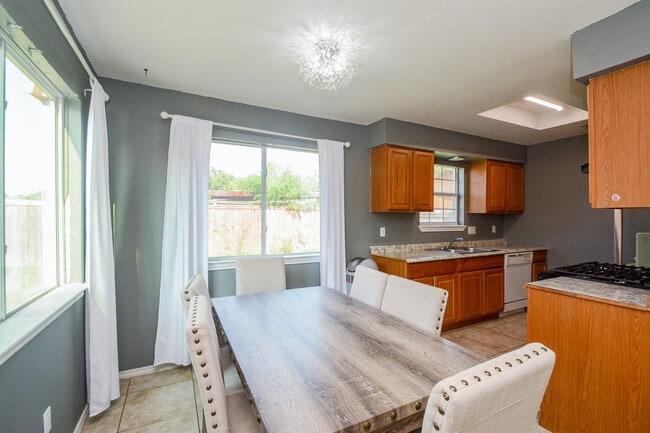 Building Photo - 8607 Crystal Cove Ct