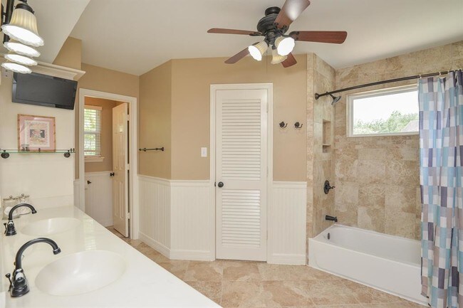 Building Photo - 615 Whitehurst Ct