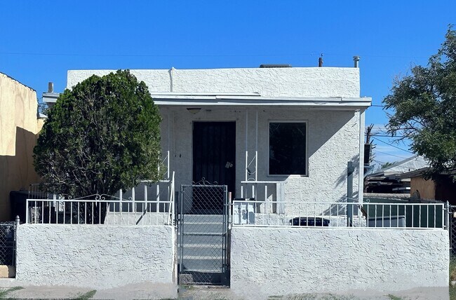 Primary Photo - 3315 E Missouri Ave