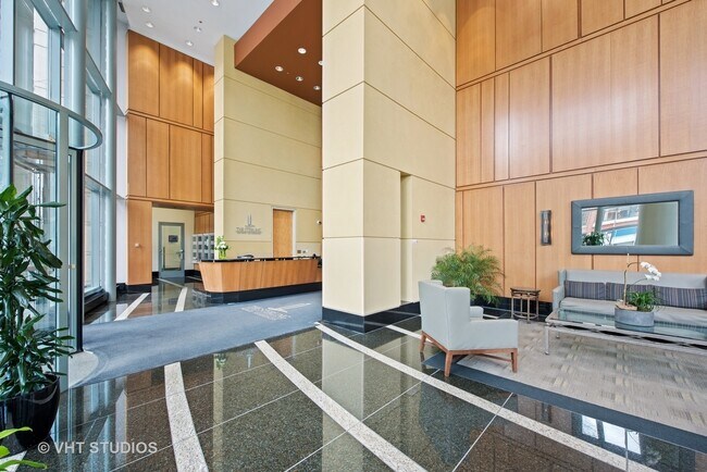 Building Photo - 345 N La Salle Dr