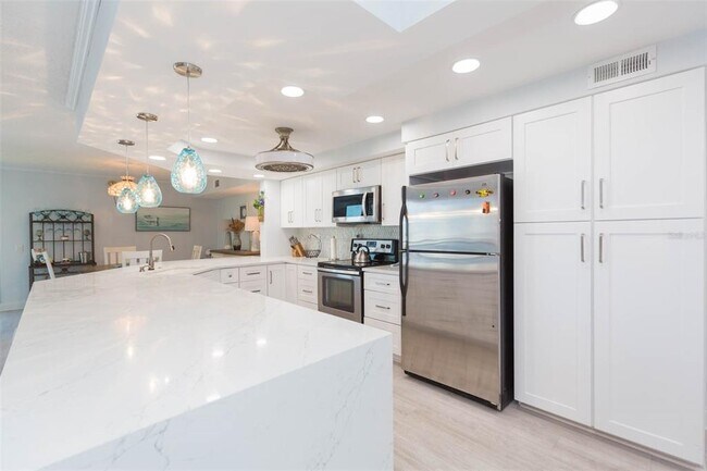 Building Photo - 5825 PUERTA DEL SOL Blvd