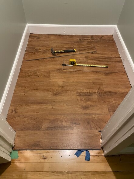 Building Photo - 204 E 4th St